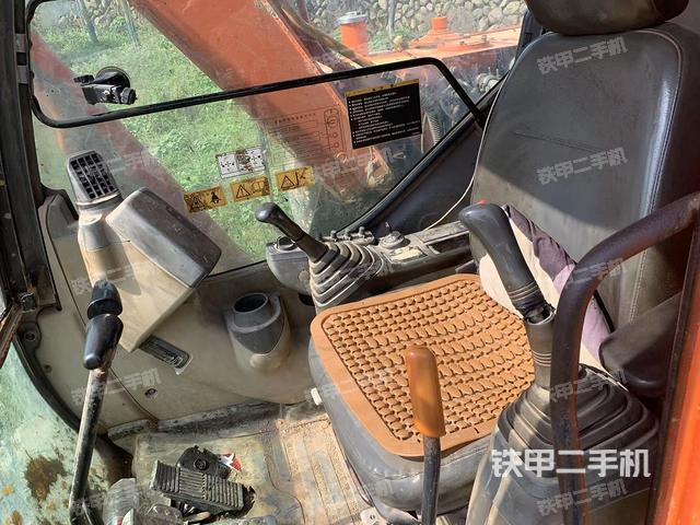 駕駛室整體（整機(jī)外觀）