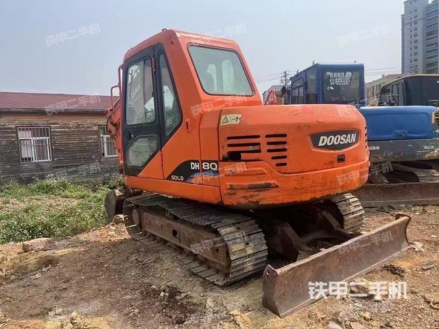 整機(jī)右后45°(整機(jī)外觀) 整機(jī)右后45°(整機(jī)外觀)