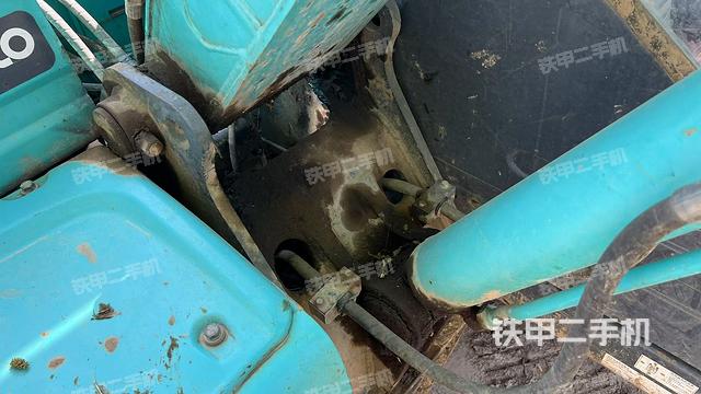 大臂根部?斜（工作和回轉(zhuǎn)裝置）