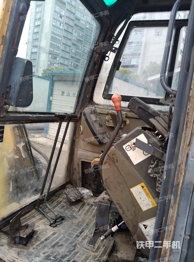 驾驶室整体（整机外观）