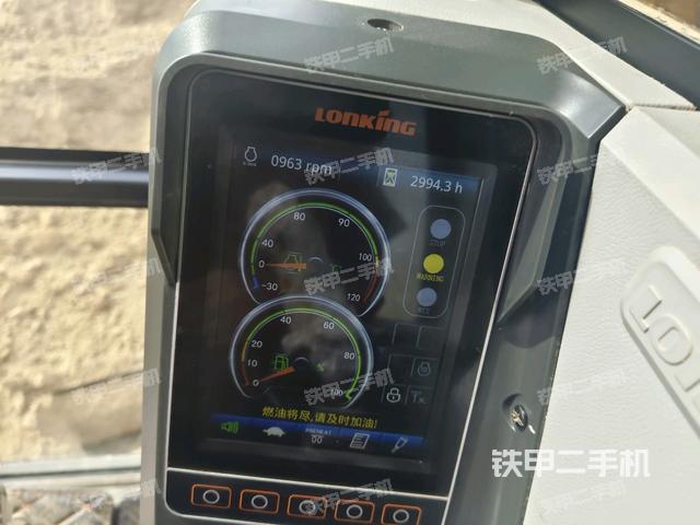 座椅右側控制臺/鑰匙門/油門/含右手柄（駕駛室部分）