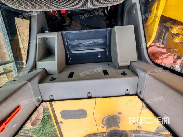 后窗玻璃角標(biāo)（駕駛室部分）