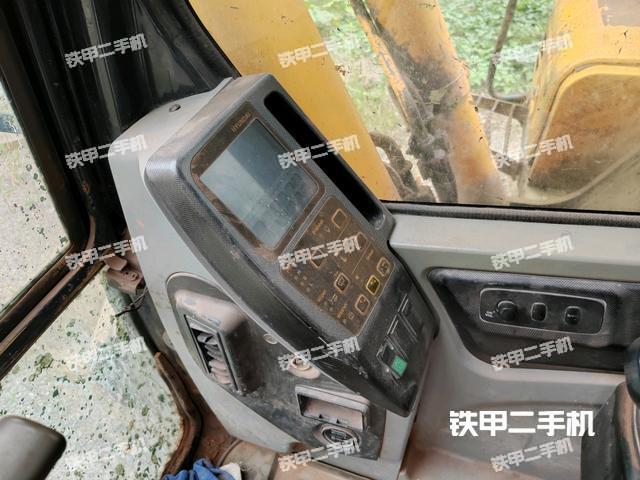 駕駛室整體(整機外觀) 駕駛室整體(整機外觀)