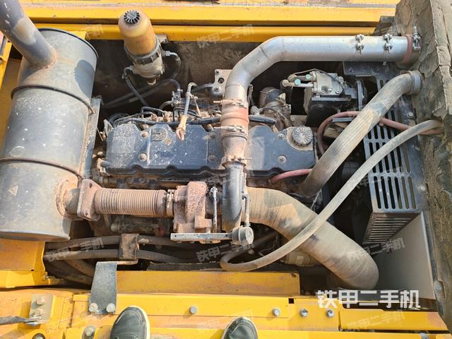 發(fā)動(dòng)機(jī)室（上車(chē)部件）