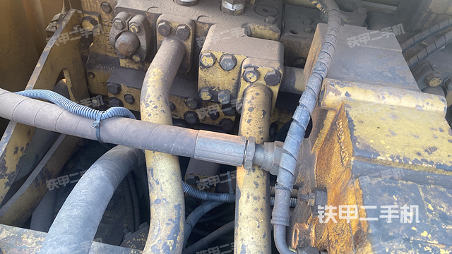 發(fā)動機整體俯視(整機外觀) 發(fā)動機整體俯視(整機外觀)