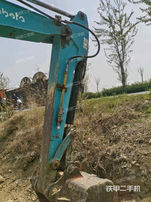 铲斗右后整体（工作和回转装置）