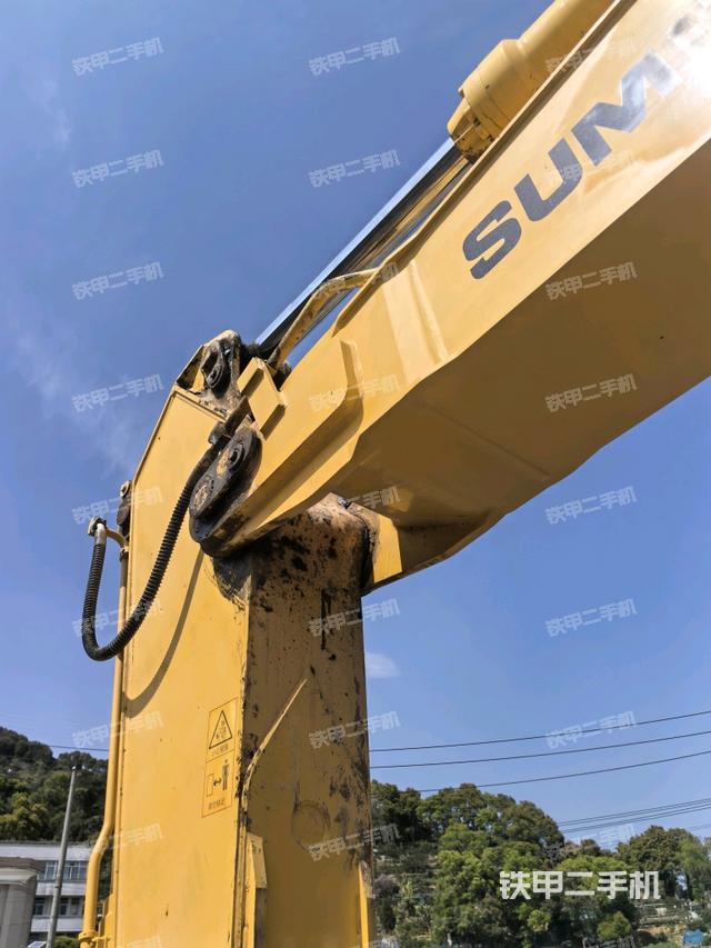 小臂整體左后(工作和回轉(zhuǎn)裝置) 小臂整體左后(工作和回轉(zhuǎn)裝置)