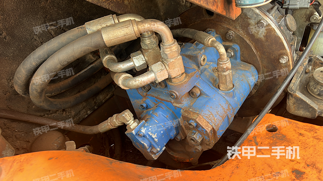 液壓泵艙室正面整體(整機(jī)外觀) 液壓泵艙室正面整體(整機(jī)外觀)