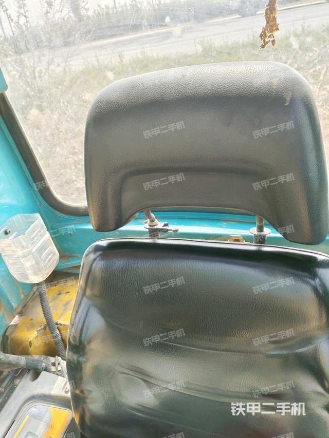 后窗玻璃角标（驾驶室部分）