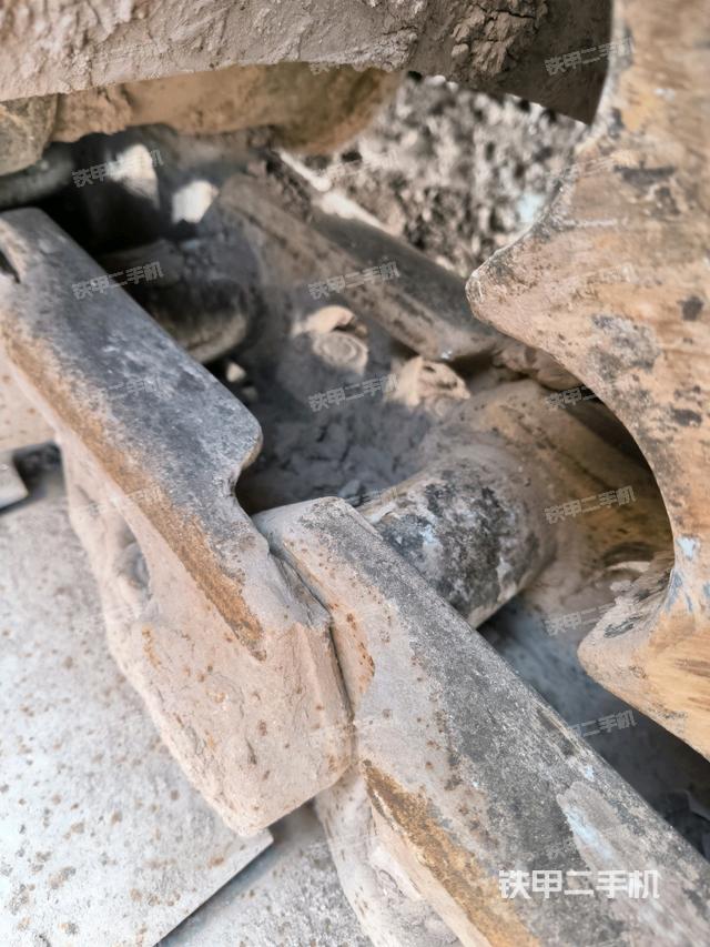 右側(cè)行走馬達蓋板（行走機構(gòu)）