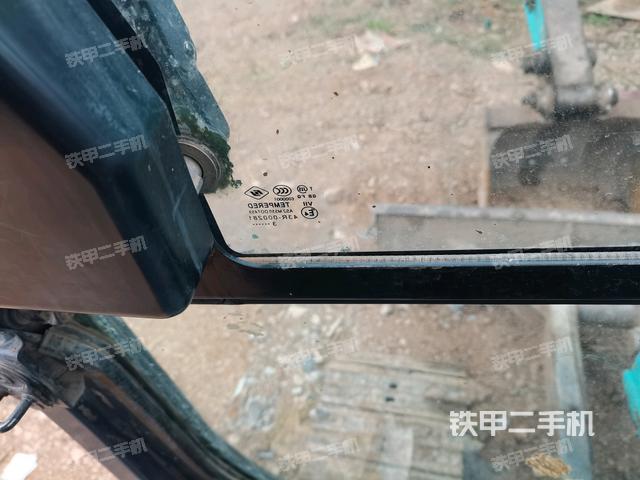 后窗玻璃角標(biāo)(駕駛室部分) 后窗玻璃角標(biāo)(駕駛室部分)