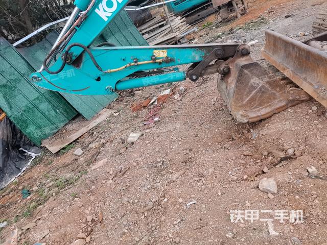 小臂整體左后(工作和回轉(zhuǎn)裝置) 小臂整體左后(工作和回轉(zhuǎn)裝置)