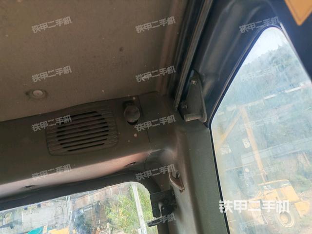 駕駛室左后45度(駕駛室部分) 駕駛室左后45度(駕駛室部分)
