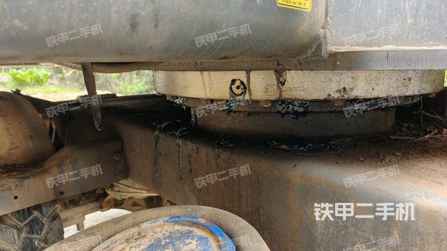 轉(zhuǎn)盤和下車架正前(工作和回轉(zhuǎn)裝置) 轉(zhuǎn)盤和下車架正前(工作和回轉(zhuǎn)裝置)