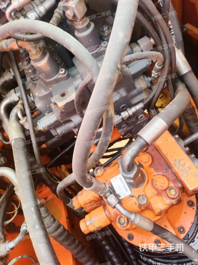 回轉(zhuǎn)馬達(dá)（上車部件）