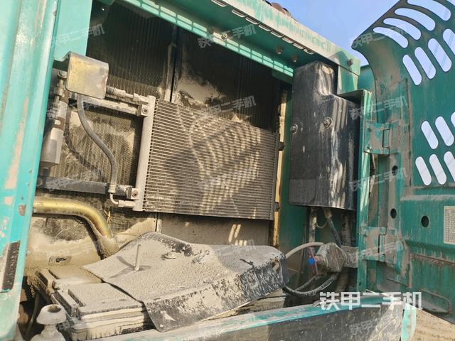散熱器正面(大件艙室) 散熱器正面(大件艙室)