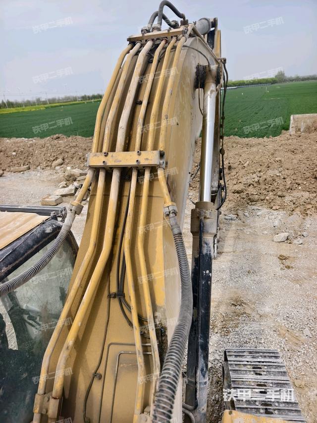 大臂背部俯視（工作和回轉(zhuǎn)裝置）