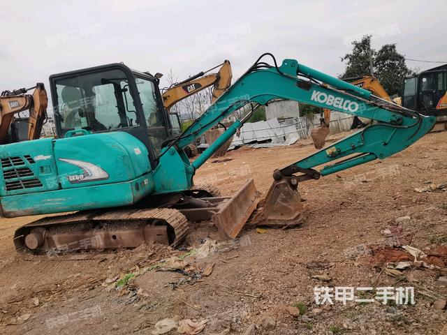 右前45(整機(jī)外觀) 右前45(整機(jī)外觀)