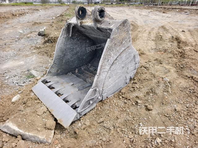 鏟斗右后整體（工作和回轉(zhuǎn)裝置）