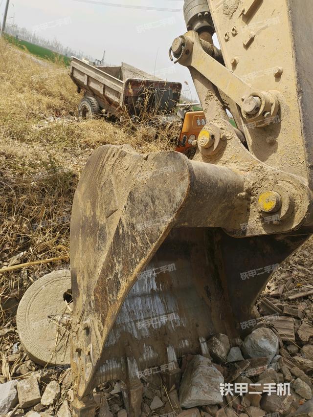 鏟斗右后整體（工作和回轉(zhuǎn)裝置）