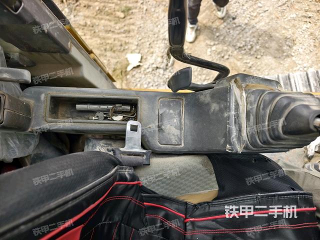 座椅左側(cè)控制臺/音響/含左手柄（駕駛室部分）
