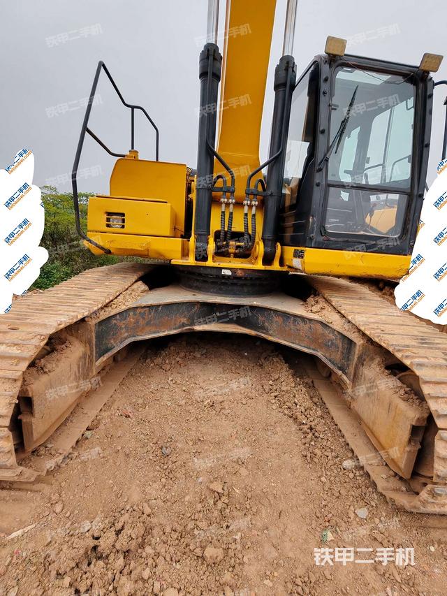 大臂油缸整體?豎拍（工作和回轉(zhuǎn)裝置）