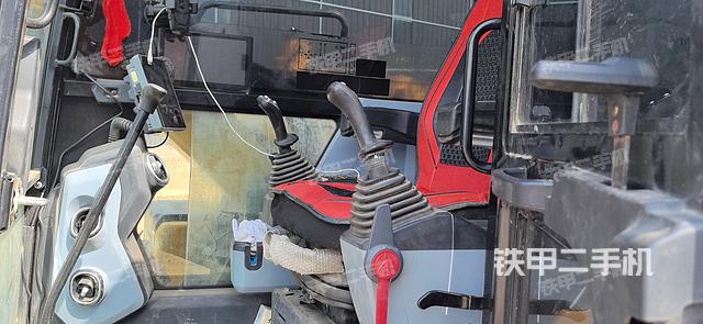 駕駛室整體（整機(jī)外觀）