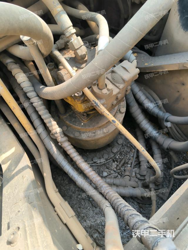 回轉(zhuǎn)馬達(dá)（上車部件）