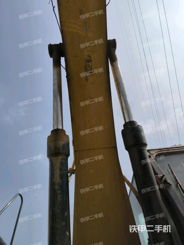 大臂油缸整體?豎拍（工作和回轉(zhuǎn)裝置）