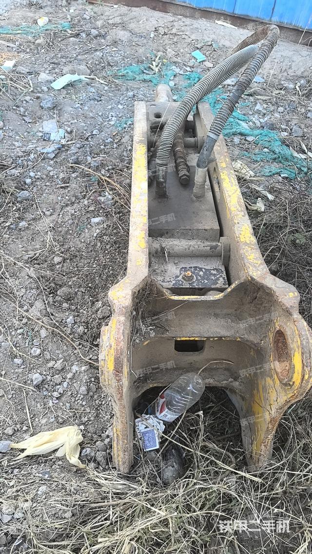 整機(jī)左側(cè)(設(shè)備外觀及核心部件) 整機(jī)左側(cè)(設(shè)備外觀及核心部件)