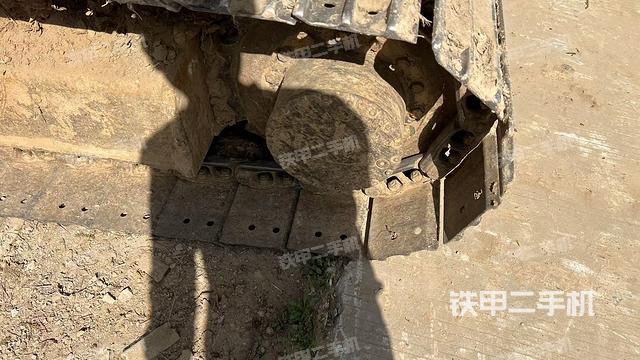 右驅(qū)動(dòng)輪（行走機(jī)構(gòu)）