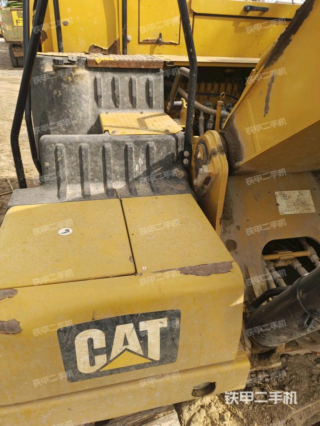 大臂根部?斜視（工作和回轉(zhuǎn)裝置）