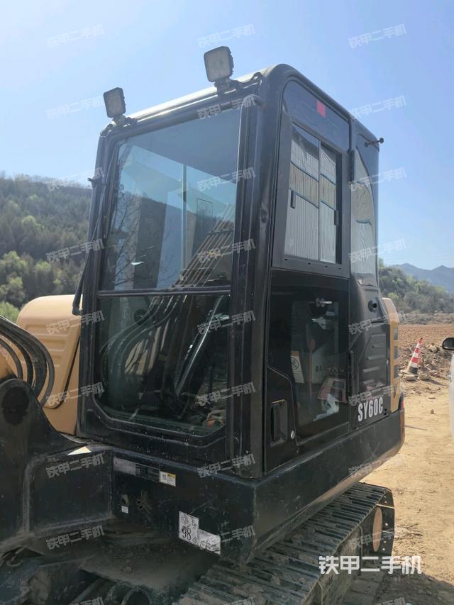 ?駕駛室正側(cè)（駕駛室部分）