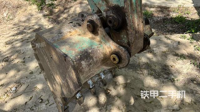 鏟斗右后整體（工作和回轉(zhuǎn)裝置）