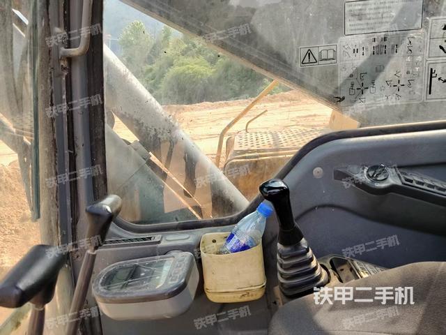 驾驶室整体（整机外观）