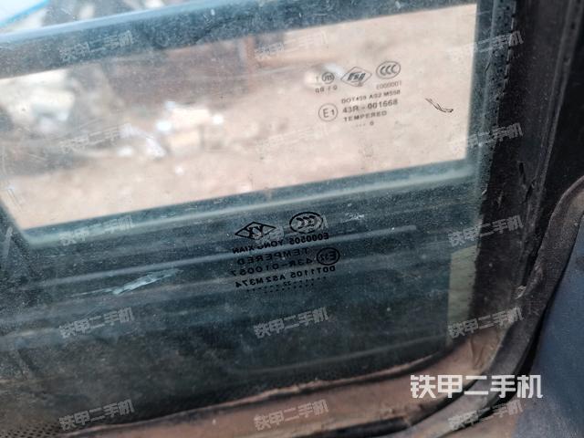左后方玻璃角標(biāo)(駕駛室部分) 左后方玻璃角標(biāo)(駕駛室部分)