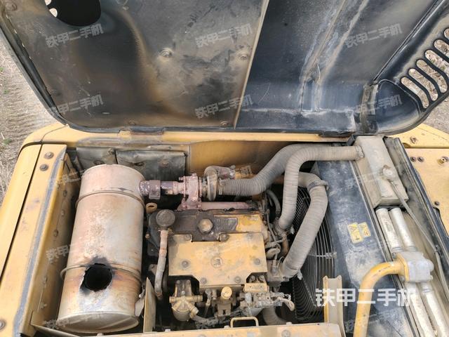 中央回轉(zhuǎn)接頭特寫（上車部件）