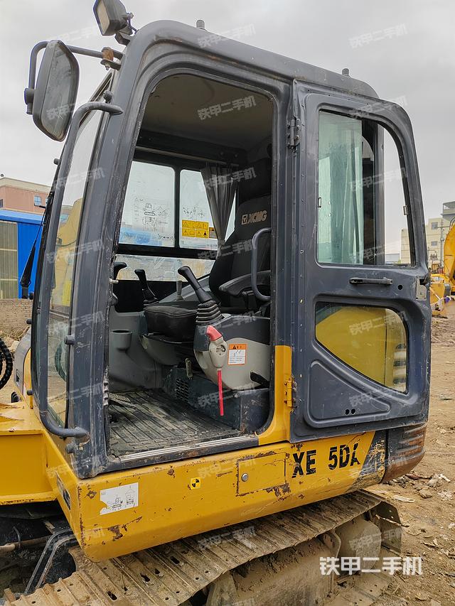 驾驶室整体（整机外观）