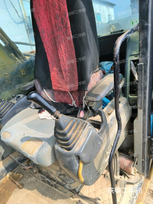 座椅左側(cè)控制臺(tái)/音響/含左手柄（駕駛室部分）