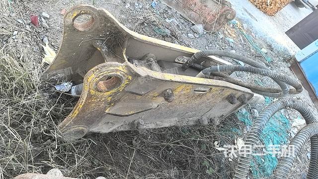 整機(jī)右后45°(設(shè)備外觀及核心部件) 整機(jī)右后45°(設(shè)備外觀及核心部件)