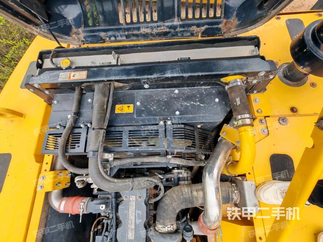 回轉(zhuǎn)馬達(dá)（上車部件）