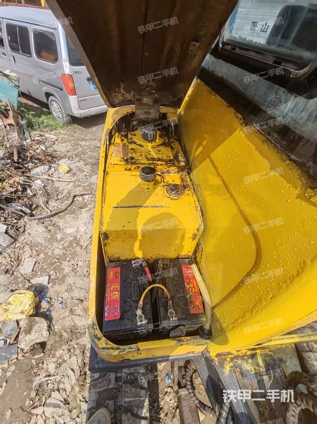 回转马达和主控阀（整机外观）