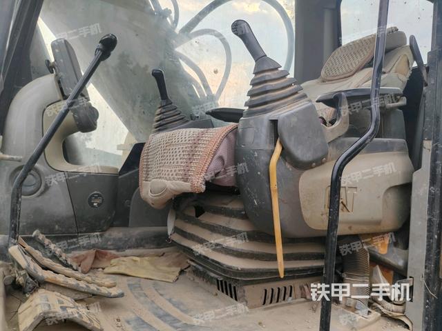 座椅左側(cè)控制臺(tái)/音響/含左手柄（駕駛室部分）