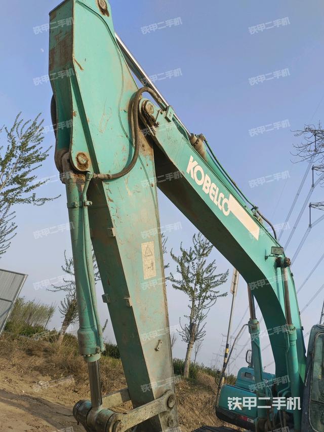 小臂整體左后(工作和回轉(zhuǎn)裝置) 小臂整體左后(工作和回轉(zhuǎn)裝置)