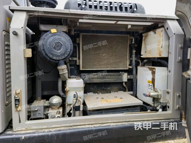 散熱器正面(大件艙室) 散熱器正面(大件艙室)