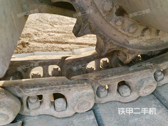 右側(cè)履帶整體(行走機(jī)構(gòu)) 右側(cè)履帶整體(行走機(jī)構(gòu))