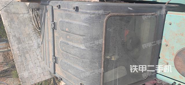 驾驶室顶部（整机外观）