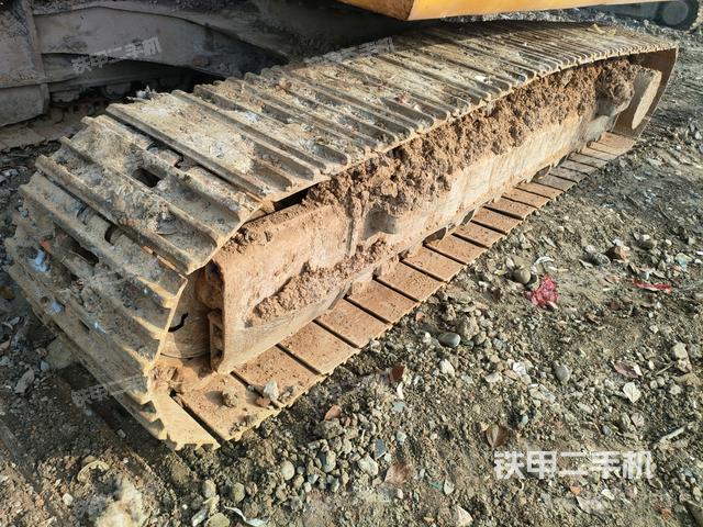 左側(cè)履帶整體?（行走機(jī)構(gòu)）