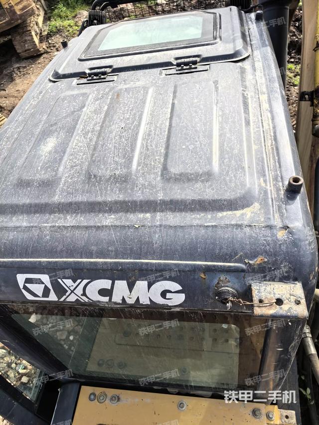 驾驶室顶部（整机外观）