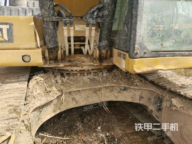 轉(zhuǎn)盤和下車架正前（工作和回轉(zhuǎn)裝置）